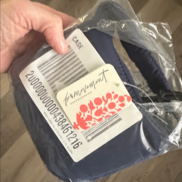 Free People NWT Quilted Navy Micro Pouch - Picture 2 of 5